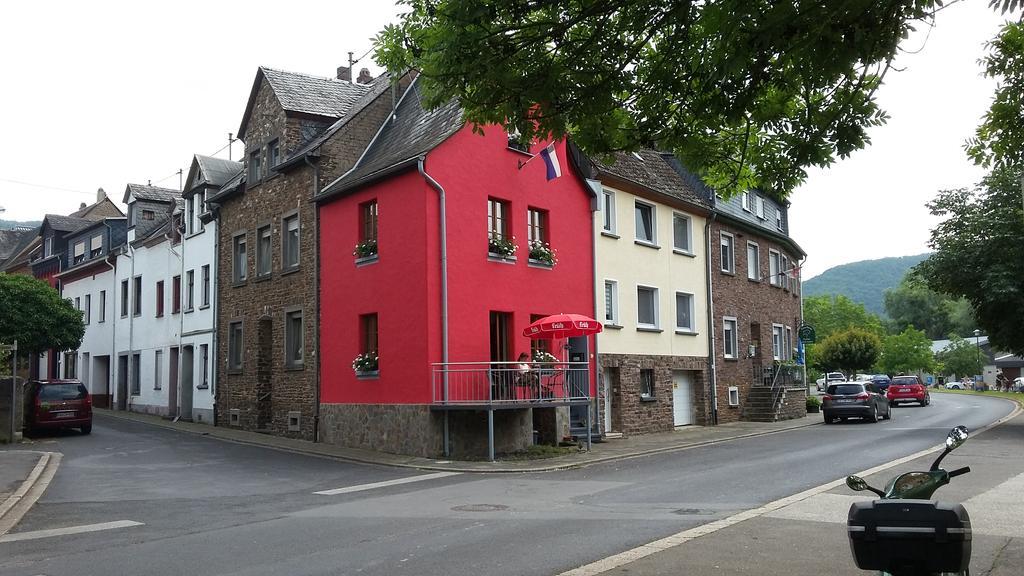 Vakantiehuis "Het Rode Huis" Treis-Karden Eksteriør billede